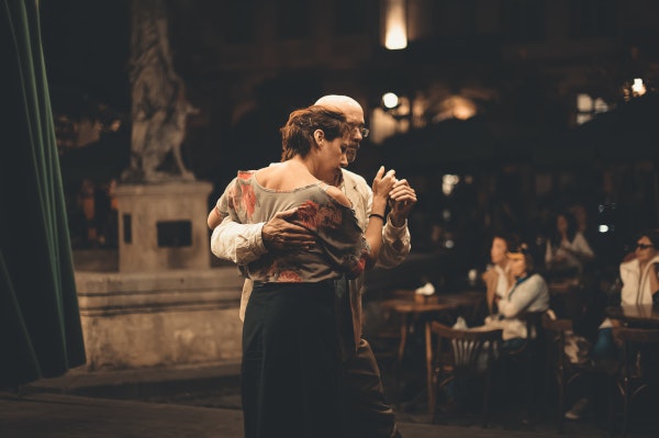 Couple dancing tango - photo by Maksym Kaharlytskyi